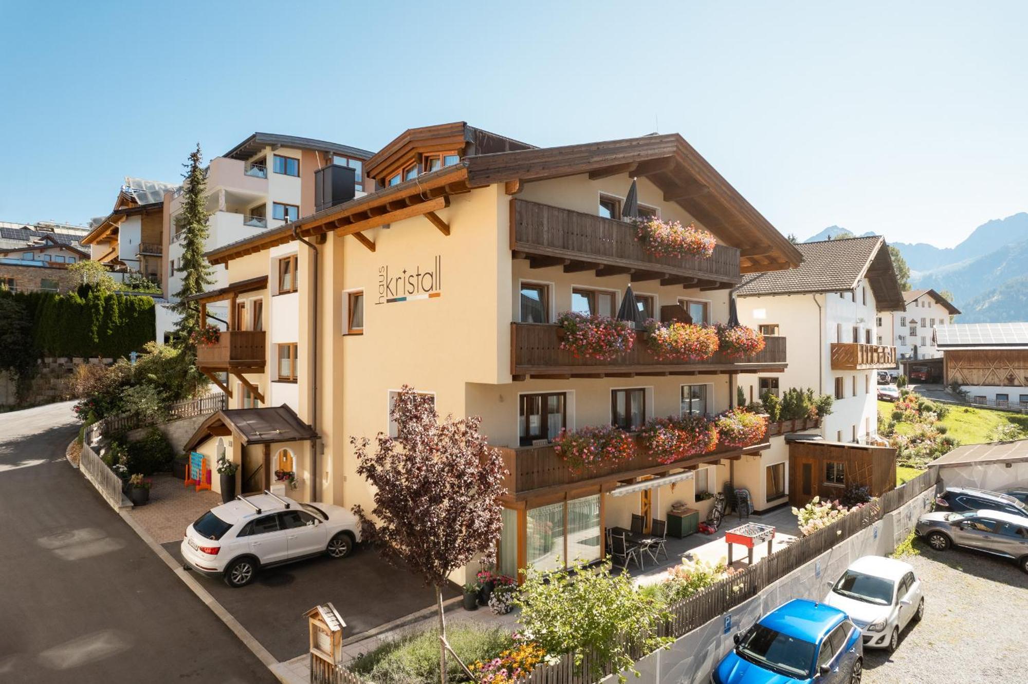 Haus Kristall Inkl Der Super Sommer Card Im Sommer 2025 Серфаус Экстерьер фото